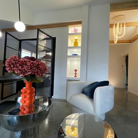 Appartement Moderne Dominant La Ville 퐁타를리에 외부 사진