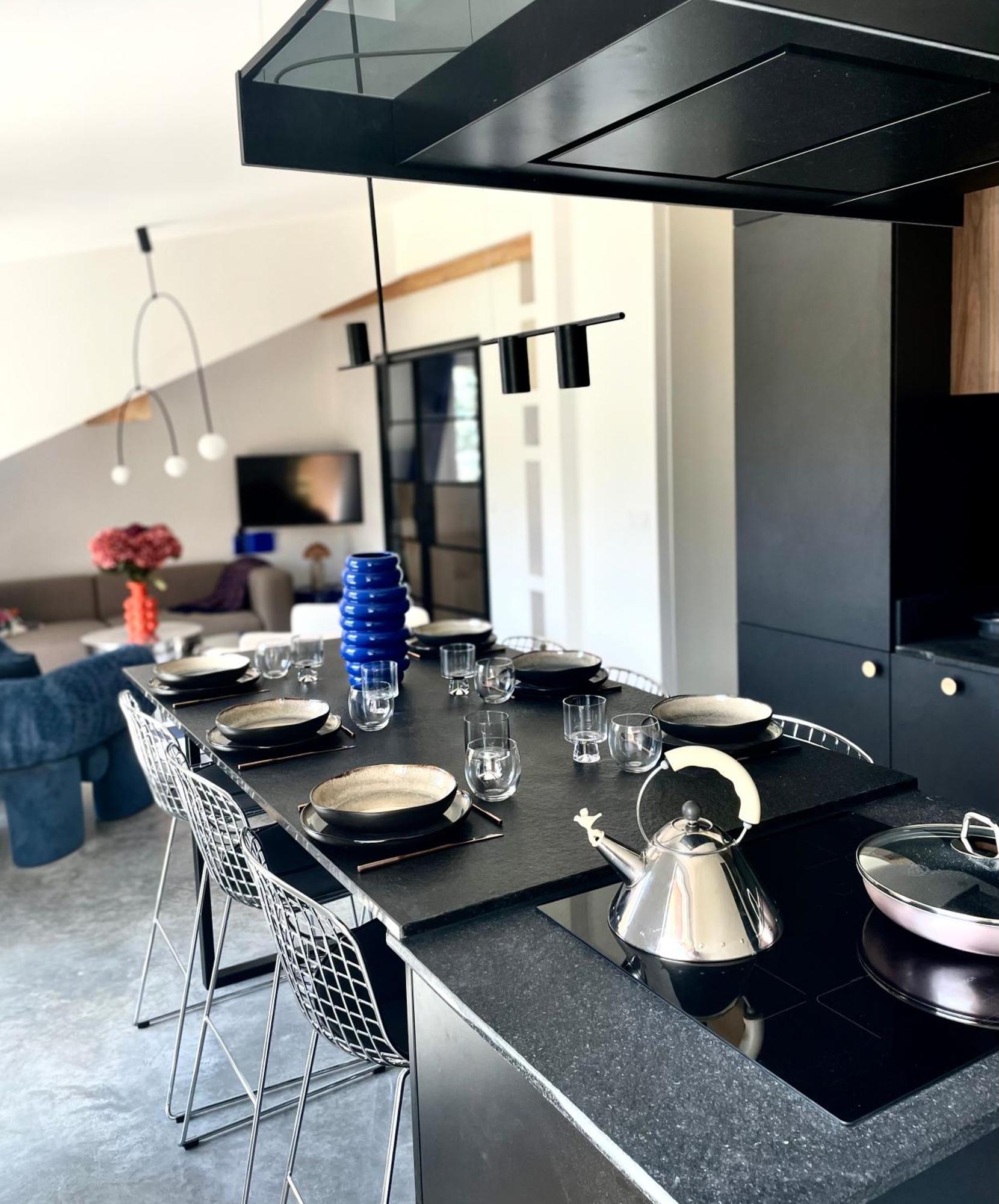 Appartement Moderne Dominant La Ville 퐁타를리에 외부 사진